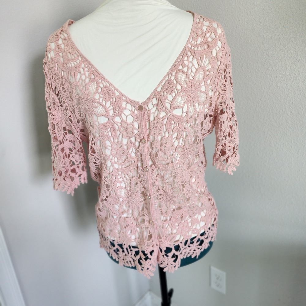 Questions by Say What Womens Pink Floral Lace / Crochet Top Sz Large Romantic